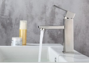 <span class=keywords><strong>Rubinetto</strong></span> per <span class=keywords><strong>Lavabo</strong></span> da Bagno Contemporaneo in Acciaio Inox, Monocomando a Un Foro, Montaggio su Piano - Product Image 2