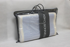 Sac robuste en non-tissé pour couverture ou oreiller en bambou avec impression de logo en sérigraphie - Product Image 4