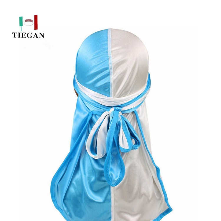 Bleu ciel et blanc
