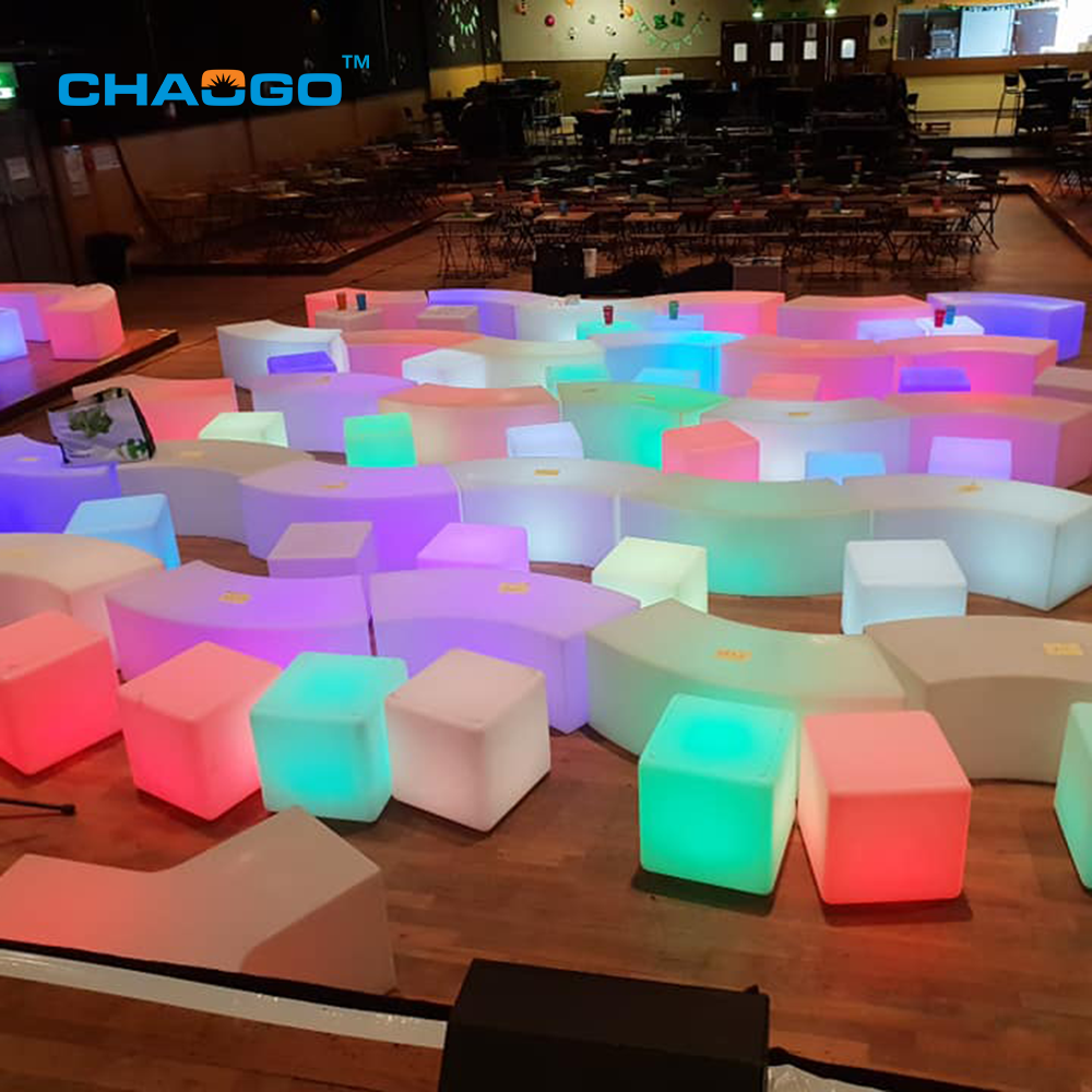 Современный внешний вид уличная мебель изменяющая цвет rgb изогнутая мебель для патио со светодиодной подсветкой скамейка стул мероприятия мебель