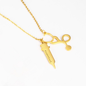 Nuevo Collar de Jeringa y Estetoscopio, Collar de <span class=keywords><strong>Doctor</strong></span> Misterioso de Acero de Titanio y Oro de 18K para Mujer - Product Image 3