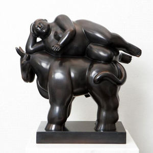 Escultura Famosa de Tamaño Pequeño, Escultura de Bronce de Botero, Mujer Gorda Sentada sobre un Oveja - Product Image 4