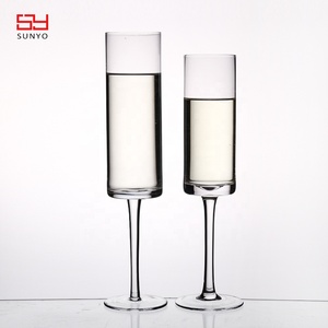 Calice da Vino in Cristallo Soffiato a Mano con Logo Personalizzato, Forma Cilindrica Quadrata - Product Image 2