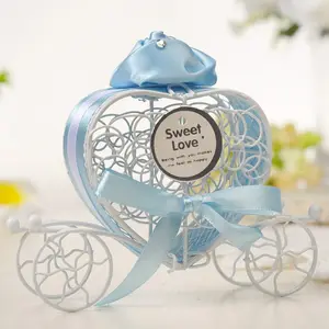 शादी कैंडी एहसान बॉक्स बेबी ब्लू रिबन एक्रिलिक हीरा सफेद कद्दू धातु गाड़ी के साथ चॉकलेट बॉक्स
