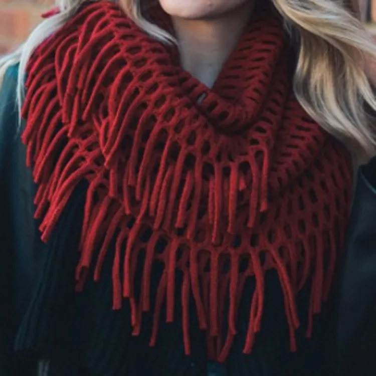 New Fashion Knitted Infinity Scarf with Fringe Tassel