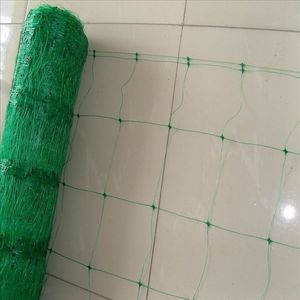 Filet de soutien pour plantes en HDPE vert/blanc avec mailles 10x10-15x17 pour plantes grimpantes et treillis de légumes - Product Image 1