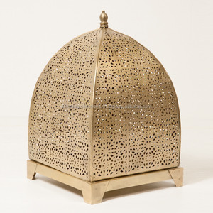Belle lanterne à bougie en métal pour la décoration de mariage au bureau à domicile Autres bougeoirs et bocaux - Product Image 1