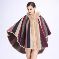 Yeni tasarım faux fox kürk yaka çizgili kapüşonlu büyük şal örme kürk pelerin bayanlar için