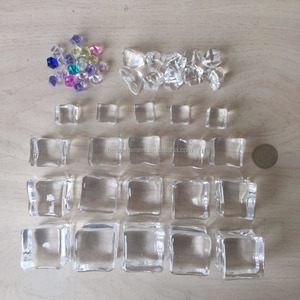 Cubo di Ghiaccio Finto in Acrilico Cristallino - Product Image 1