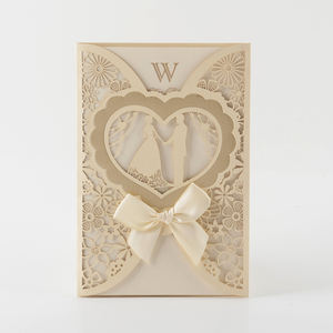 De encaje en forma de corazón amor tema Corte láser Tarjeta de invitación de boda - Product Image 4