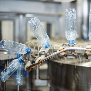 Automática <span class=keywords><strong>mineral</strong></span> pura <span class=keywords><strong>agua</strong></span> <span class=keywords><strong>destilada</strong></span> máquina de llenado/planta - Product Image 2