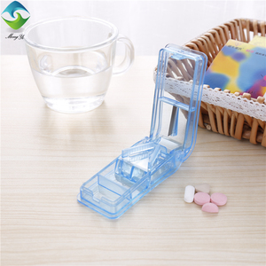 Dispenser portatile per pillole da viaggio con tagliapillole integrato in acciaio inossidabile e plastica - Product Image 6