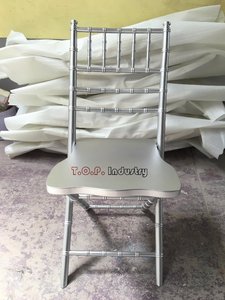 <strong>White</strong> <strong>Folding</strong> Chiavari <strong>Chair</strong> - Product Image 4