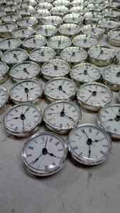 Hot Sale 65 mm Gold Trim Quarts <strong>Movement</strong> Mini Inch <strong>Clock</strong> <strong>Insert</strong> With Arabic Number - Product Image 5