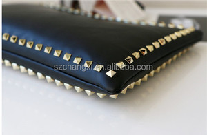 Bolso de mano con remaches para mujer, diseño novedoso - Product Image 2