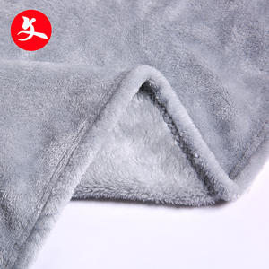Chine en gros flanelle polaire microfibre gland couverture wtih mignon <span class=keywords><strong>venonat</strong></span> balle - Product Image 4