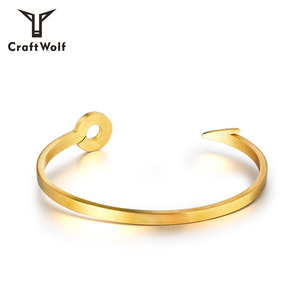 Brazalete Minimalista Craft Wolf para Hombre y Mujer, de Acero Inoxidable con Baño de Oro de 18K, Diseño de Ancla y Gancho de Pescar - Product Image 5