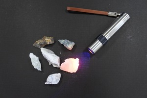 Đèn Pin Khoáng Chất Huỳnh Quang Cung Cấp Bộ Lọc ZWB2 LED Tia Cực Tím 365nm UV 5W - Product Image 6