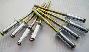 Rivets en aluminium, rivet aveugle à tête en aluminium trempé et mandrin en acier galvanisé / coloré - Product Image 3