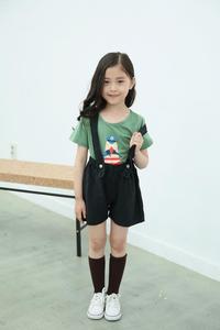Pantaloncini estivi da ragazza regolabili Cross-Back in <span class=keywords><strong>cotone</strong></span> e lino all'ingrosso per bambini pantaloncini neri per bambini tute da <span class=keywords><strong>bambina</strong></span> - Product Image 3