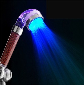 Romantica testa doccia LED controllo temperatura risparmio acqua pressione aumentata disponibili 3 colori rubinetto <span class=keywords><strong>bagno</strong></span> <span class=keywords><strong>accessori</strong></span> - Product Image 1