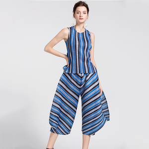 Primavera ed estate nuovo vestito a due pezzi da <span class=keywords><strong>donna</strong></span> a righe Casual e comodo da <span class=keywords><strong>donna</strong></span> di grandi dimensioni - Product Image 1