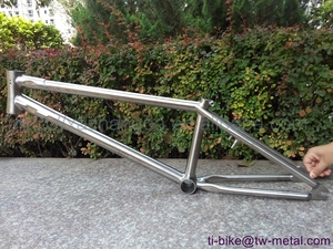 Súper ligero titan bicicleta bmx con tubo de dirección integrado mejor que de carbono/aluminio/acero marco de la <span class=keywords><strong>bici</strong></span> de bmx - Product Image 1