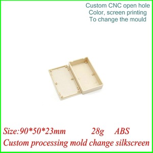 Contenitore <span class=keywords><strong>in</strong></span> <span class=keywords><strong>plastica</strong></span> bianco sporco a pannello lungo incassato, con chiusura a scatto, per PCB, modulo di segnale, guscio per strumenti, custodia <span class=keywords><strong>in</strong></span> <span class=keywords><strong>plastica</strong></span> personalizzata OEM ODM - Product Image 2