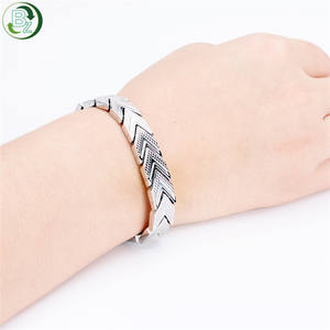 Новейший позолоченный браслет из нержавеющей стали для измерения артериального давления 4 в 1, магнитный браслет с био-энергией - Product Image 5