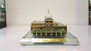 Modello della Moschea Al Aqsa in Cristallo, Artigianato Islamico Fatto a Mano in Cristallo - Product Image 2