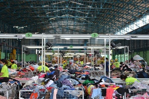 <span class=keywords><strong>Vestiti</strong></span> Vintage fabbrica all'ingrosso usato donna <span class=keywords><strong>Denim</strong></span> Jeans pantaloni e pantaloncini <span class=keywords><strong>vestiti</strong></span> <span class=keywords><strong>in</strong></span> balle - Product Image 6