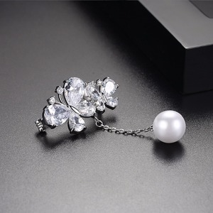 LUOTEEMI Nuova Spilla di Moda con Farfalla in Cristallo CZ Vivace <span class=keywords><strong>e</strong></span> Perla Bianca Rotonda Creativa, Gioiello da Matrimonio per Donne - Product Image 6