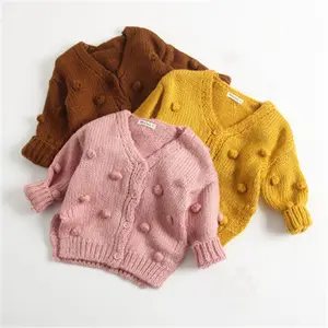 ZQ036 outono Inverno cardigan de malha de lã do bebê da menina camisola de malha com pom pom