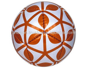 Mini ballon de football en PU de haute qualité Logo personnalisé Nouveau design Matériau en cuir PVC multicolore Vente à chaud Entraînement sportif de football - Product Image 4