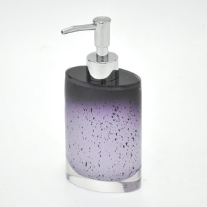 Bouteille de shampoing écologique de style royal arabe doré au design moderne, en polyéthylène, taille 7,5x7,5x17,5 cm, accessoires de salle de bain - Product Image 2
