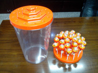 Baril en plastique avec couvercle pour sucettes, pour le stockage et la présentation dans un seau ou un baril