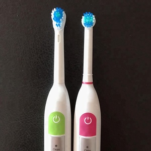<span class=keywords><strong>Cepillo</strong></span> <span class=keywords><strong>de</strong></span> <span class=keywords><strong>Dientes</strong></span> Oscilante Recargable con Cargador USB Inductivo - Product Image 2