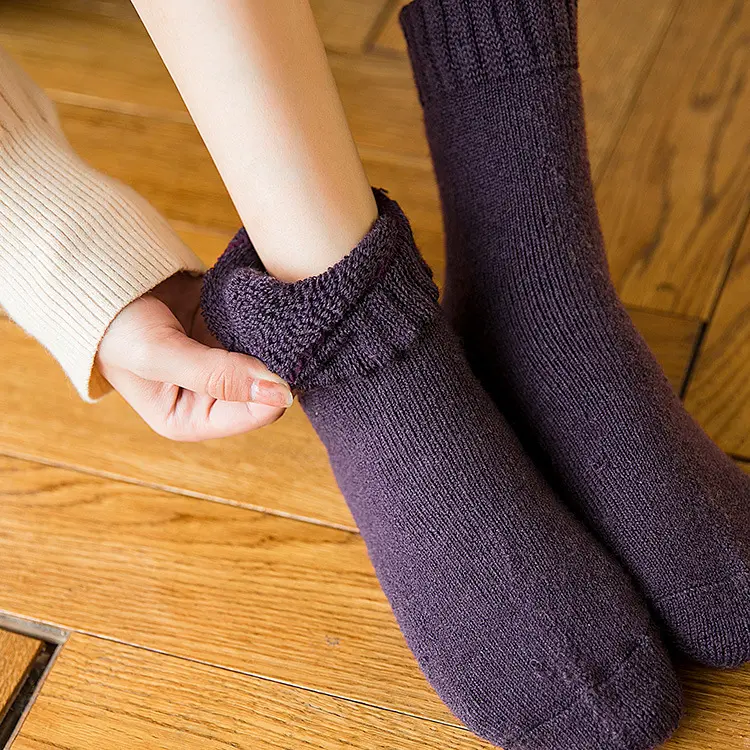 Fabrika promosyon yumuşak kış rahat kapalı terlik çorap tutmak sıcak yetişkin kadınlar süper kalın % 100% yün kış çorap