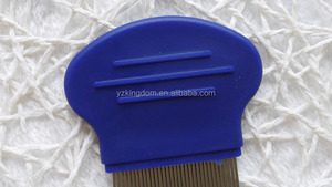 Vente en gros <span class=keywords><strong>petit</strong></span> peigne à poils pour chien et chat en acier inoxydable en plastique pour le toilettage des poux et des lentes des tiques des poux Option de logo personnalisé sans puces - Product Image 4