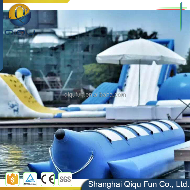 Chinois usine PVC trampoline aqua fun gonflable parc aquatique avec chute libre et l'eau trampoline