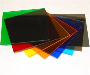 Muestras de plástico acrílico coloreado translúcido