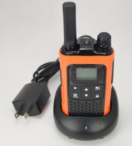 Teamup mini 1-5 km gamme de conversation <span class=keywords><strong>moins</strong></span> <span class=keywords><strong>cher</strong></span> uhf 2 watts talkie walkie - Product Image 6