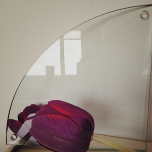 Panneau de <span class=keywords><strong>verre</strong></span> de sécurité <span class=keywords><strong>trempé</strong></span> perforé de 8 mm d'épaisseur pour vitrine, porte ou cloison - Product Image 5
