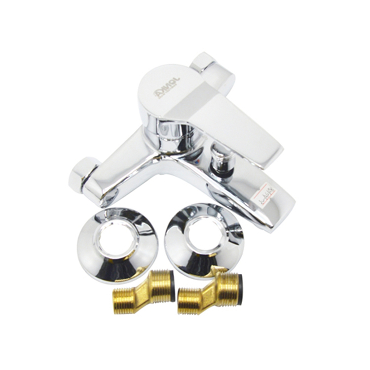 Хромированный смеситель для ванны от производителя