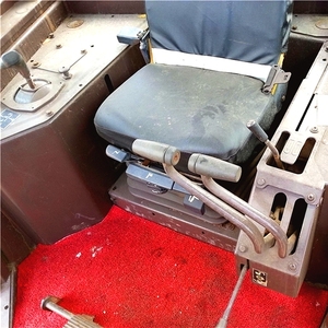 Maquinaria de excavadora de segunda mano Komatsu D5K con componente de caja de cambios central - Product Image 4