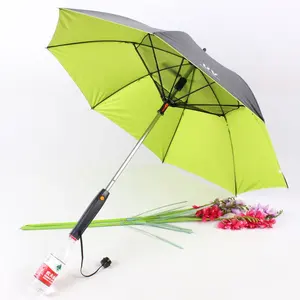 最新的紫外线保护电动冷却风扇伞与水喷雾