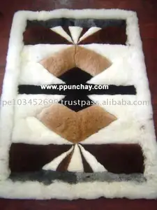 Alfombra de piel de alpaca peruana 39x27 Patrón geométrico para uso doméstico para adultos - Product Image 1