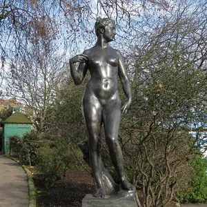 Jardín al aire libre de Metal antiguo bronce mujeres estatua de Atlanta por Francis Derwent de madera