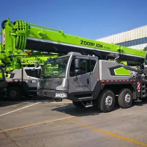 Zoomlion Six 유압 격자 붐 70 T Mobile Truck Crane ZTC700