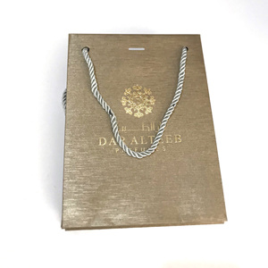 Bolsa <span class=keywords><strong>de</strong></span> <span class=keywords><strong>regalo</strong></span> con asa trenzada <span class=keywords><strong>de</strong></span> cuerda, embalaje <span class=keywords><strong>de</strong></span> joyería, para compras, con logotipo personalizado impreso, barato, <span class=keywords><strong>navidad</strong></span> - Product Image 3